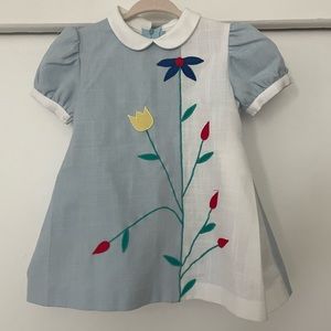 Beautiful Vintage dress w/embroidered details. Linen material, Alyssa brand